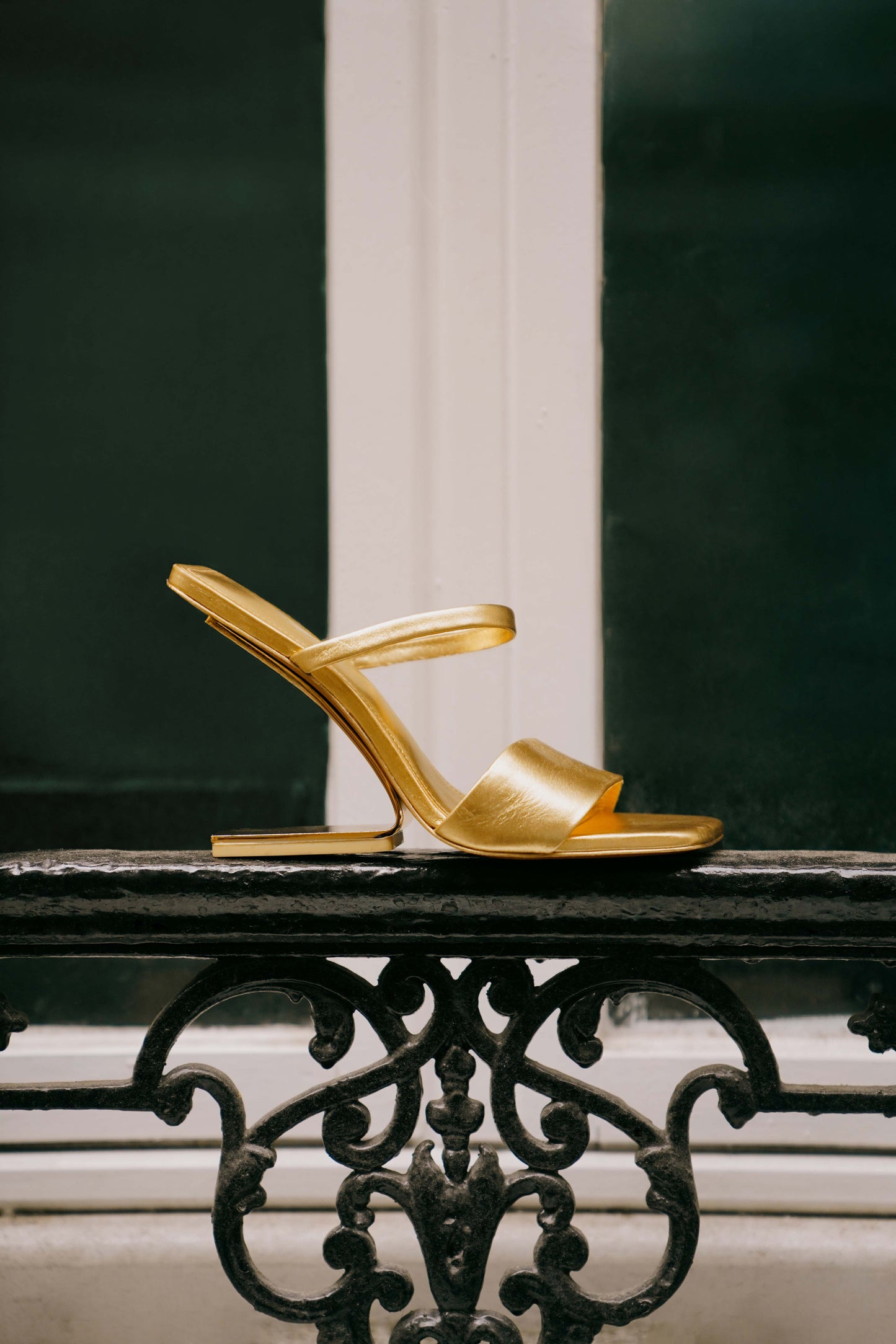 RENE SANDAL Cult Gaia