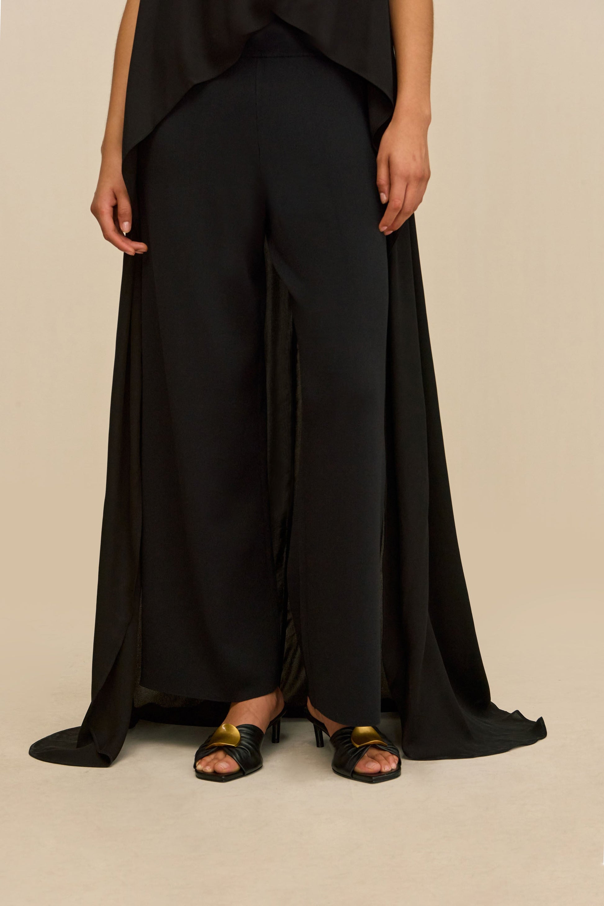 SARA PANT Cult Gaia
