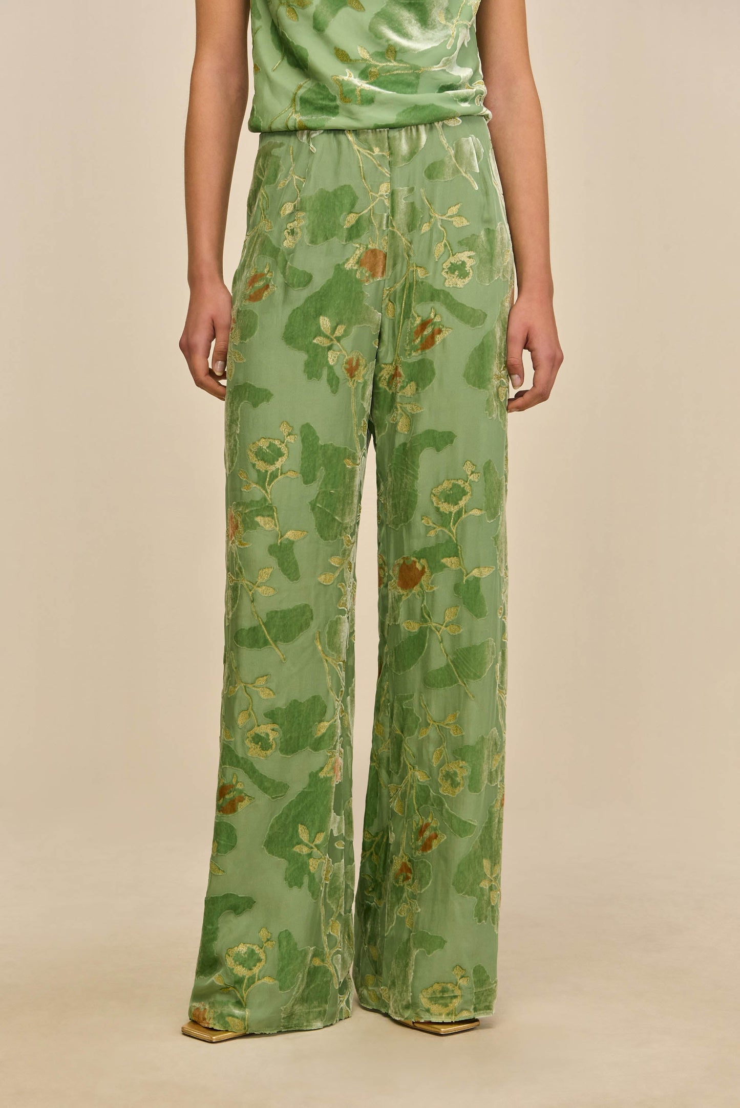 STACIE PANT Cult Gaia