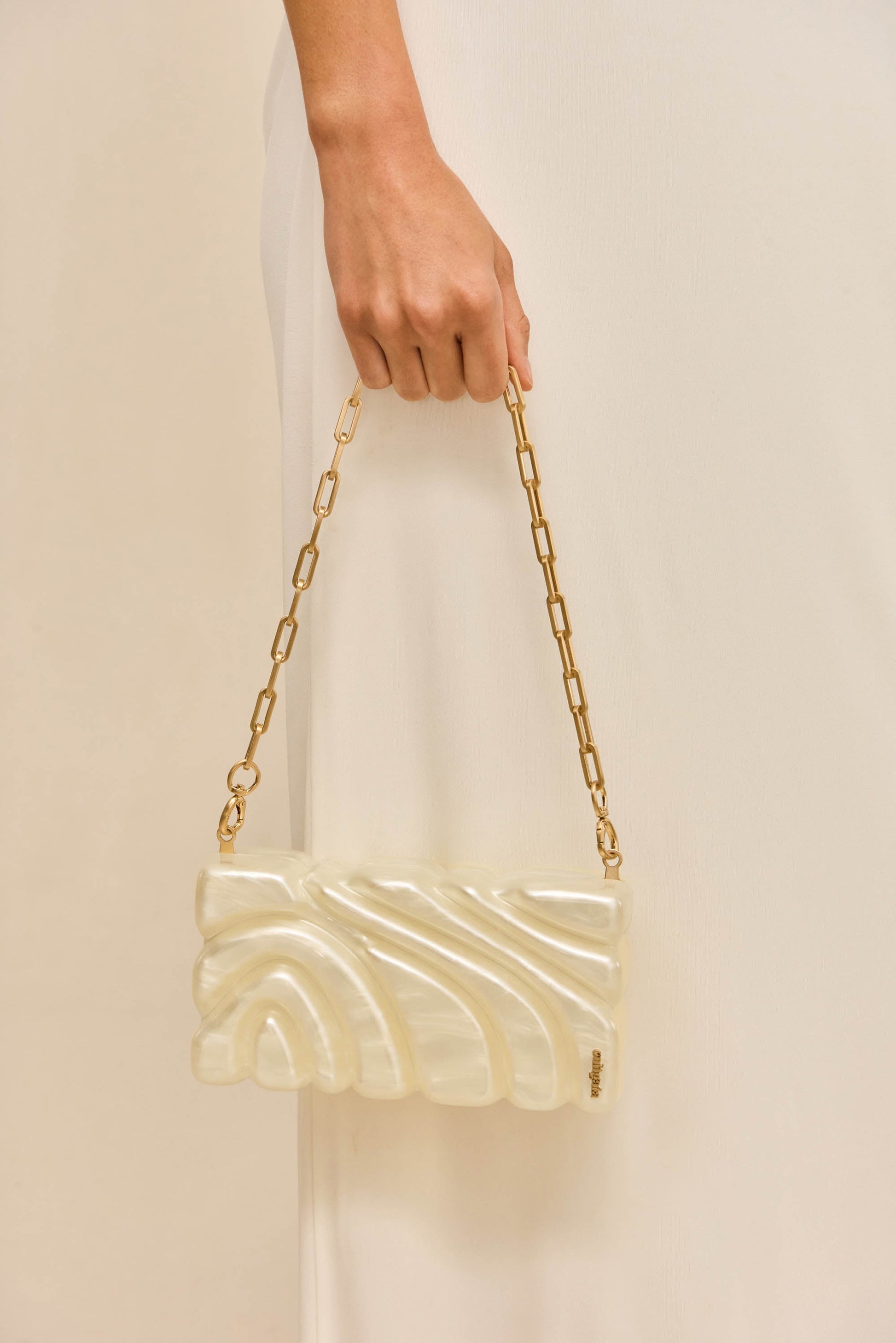 AURA CLUTCH Cult Gaia