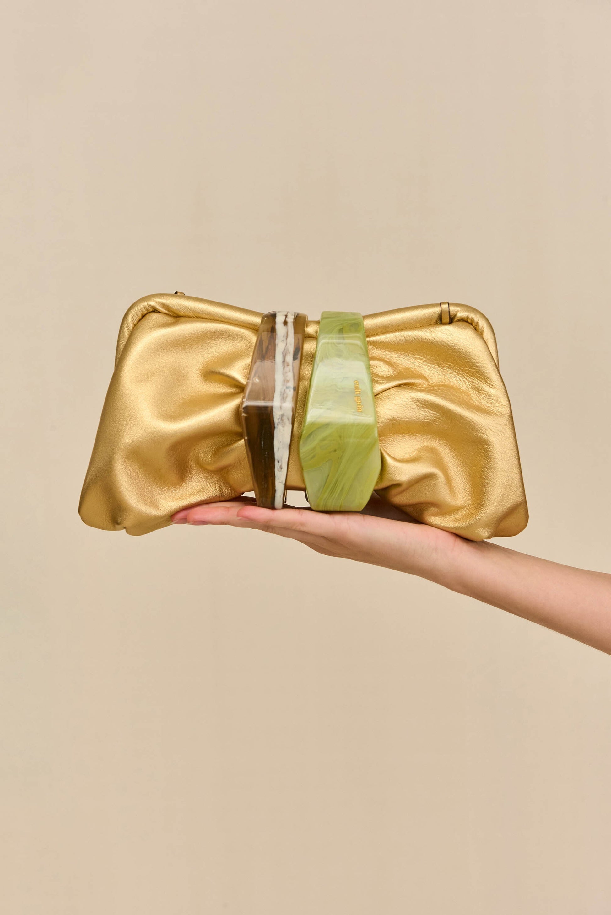 JULITA CONVERTIBLE CLUTCH Cult Gaia
