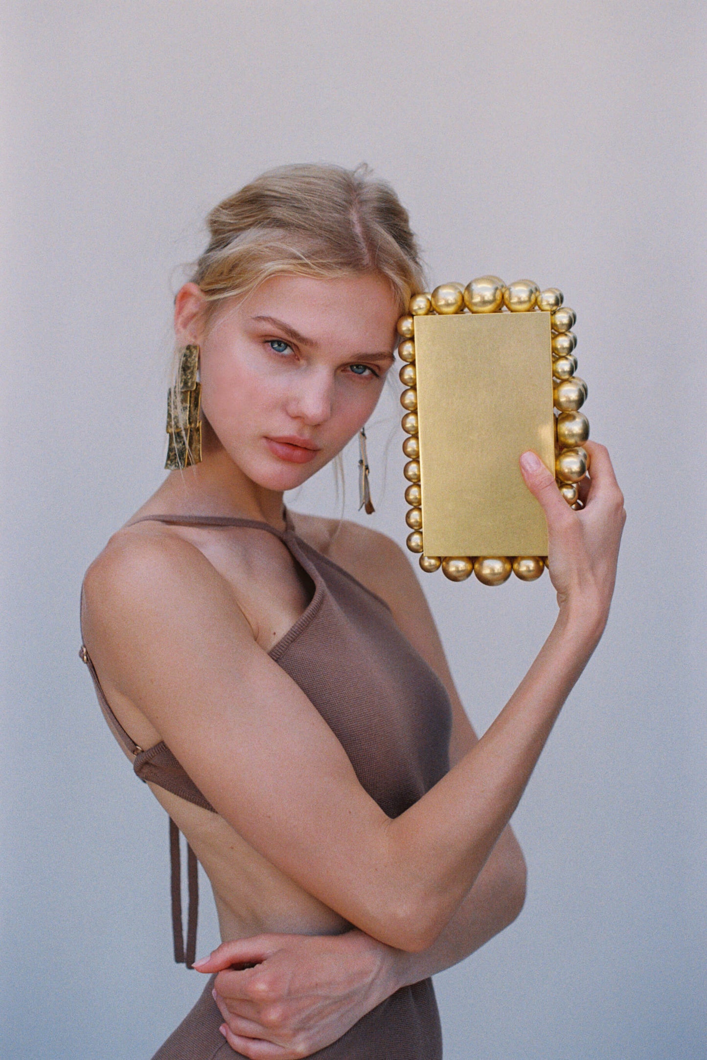 EOS CLUTCH Cult Gaia
