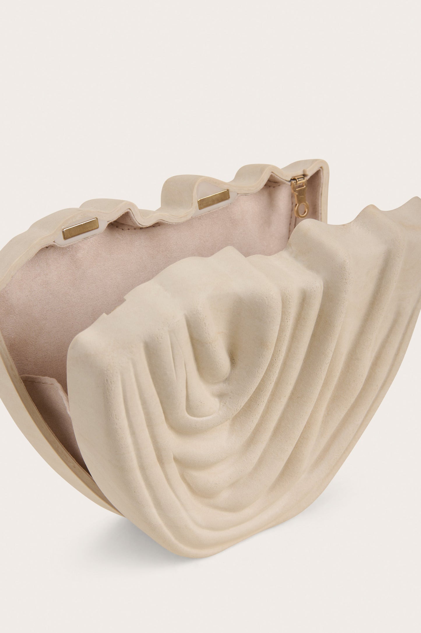 VENUS CLUTCH Cult Gaia