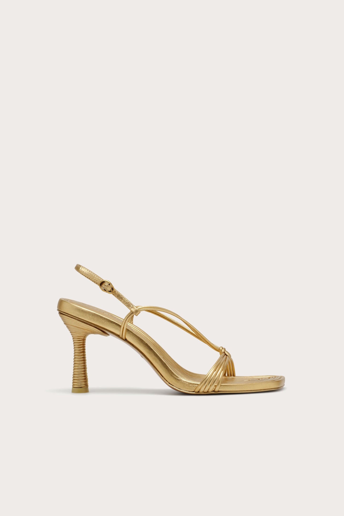 REMI SANDAL Cult Gaia