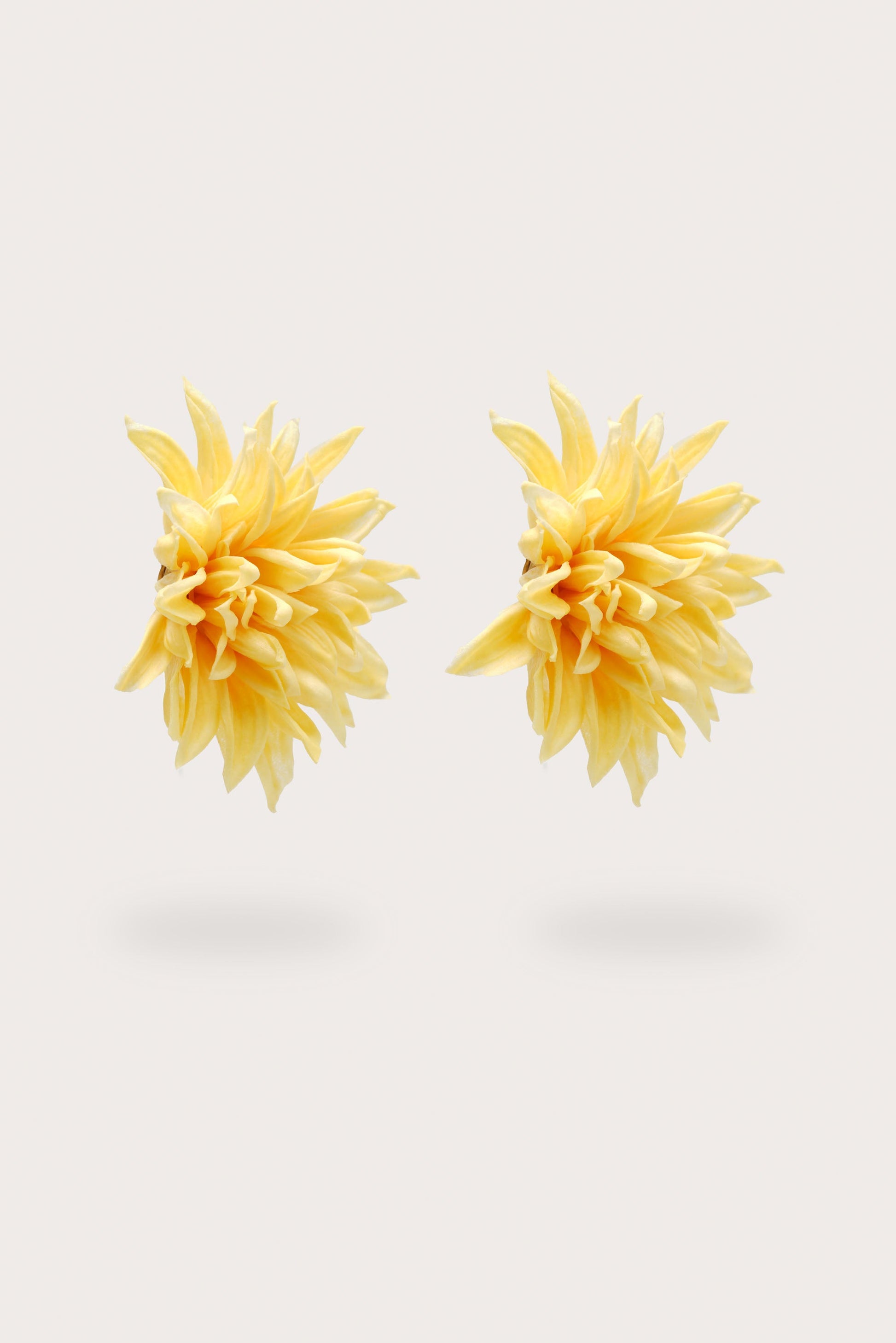 DAHLIA EARRING Cult Gaia