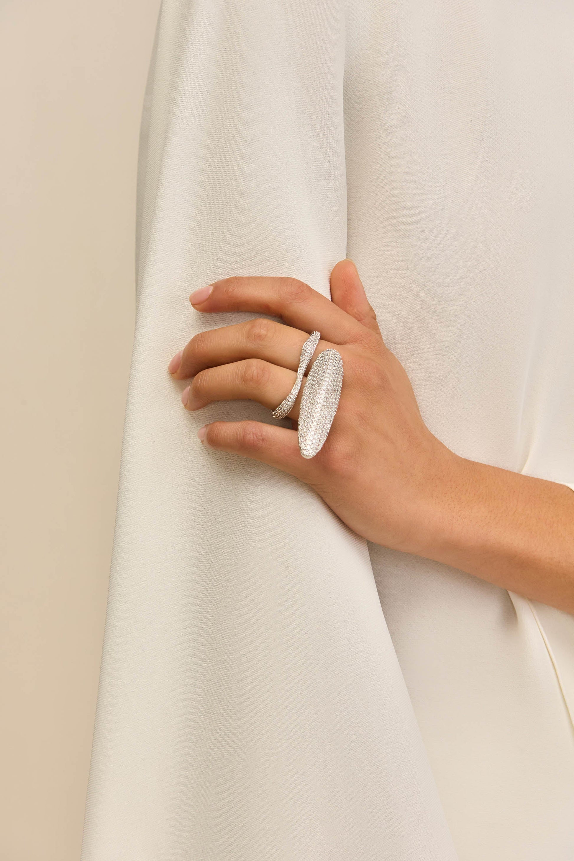 FIORE RHINESTONE RING Cult Gaia